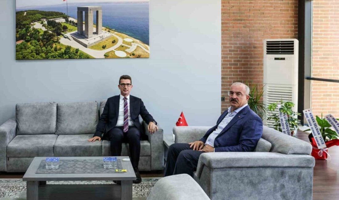 Çanakkale Valisi Doç. Dr. Ömer Toraman, yeni atanan Ezine Kaymakamı