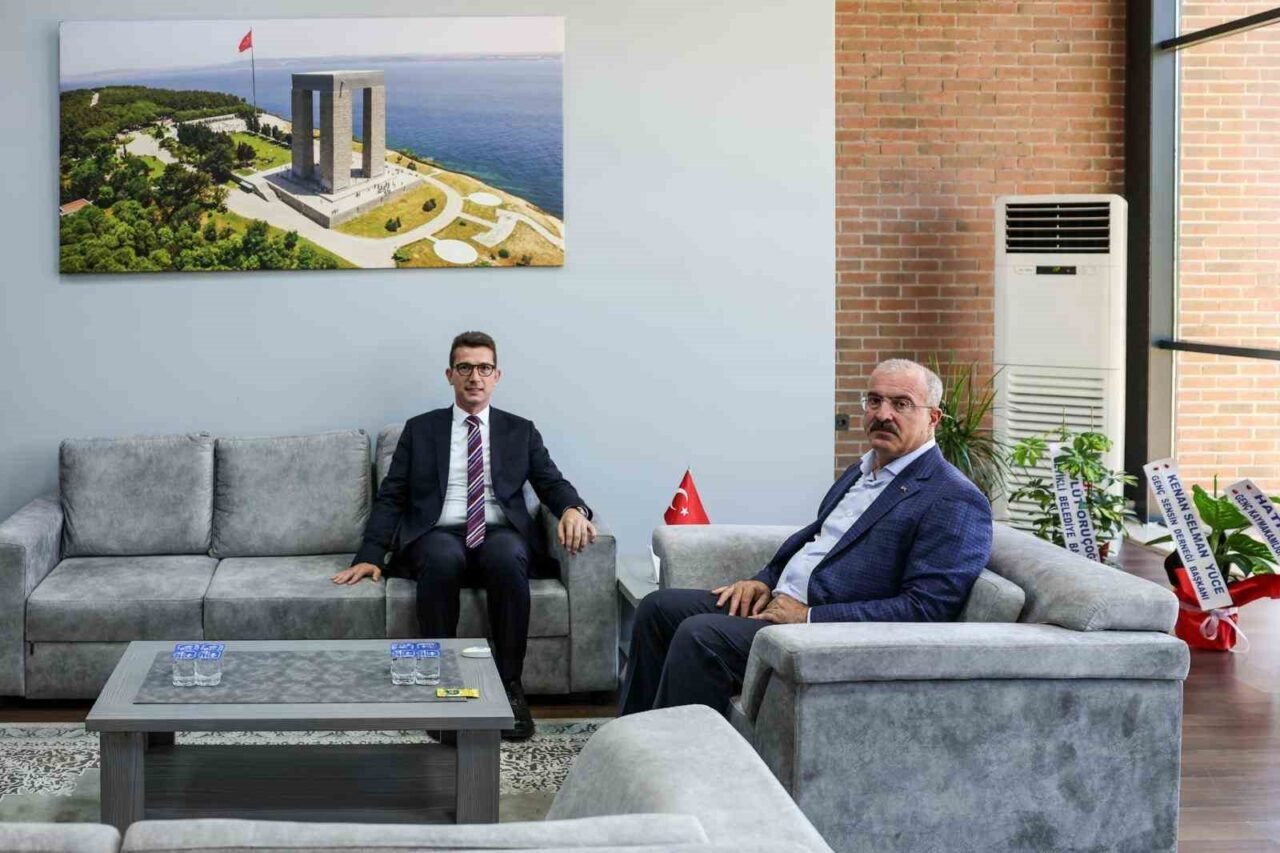 Çanakkale Valisi Doç. Dr. Ömer Toraman, yeni atanan Ezine Kaymakamı