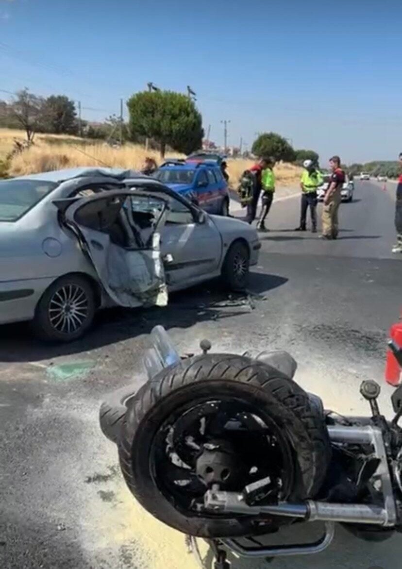Çanakkale'de meydana gelen trafik kazasında, motosiklet sürücüsü Sergei Govo dahil