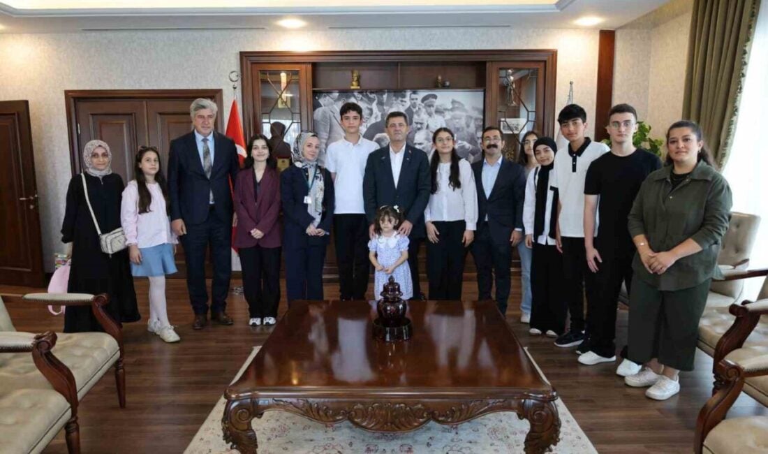 Çekmeköy Belediyesi'nin LGS ders destek projesine katılan 140 öğrenci, LGS'de
