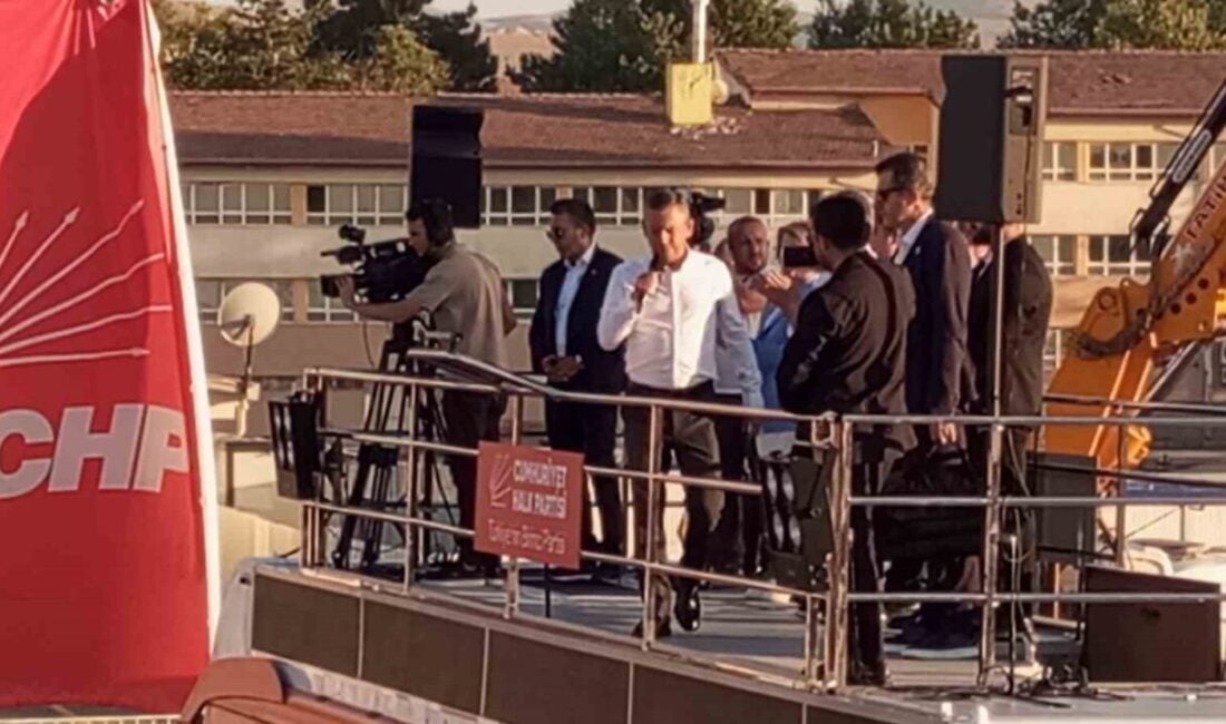 CHP Genel Başkanı Özgür Özel, Malatya'da düzenlenen mitingde 15 Temmuz