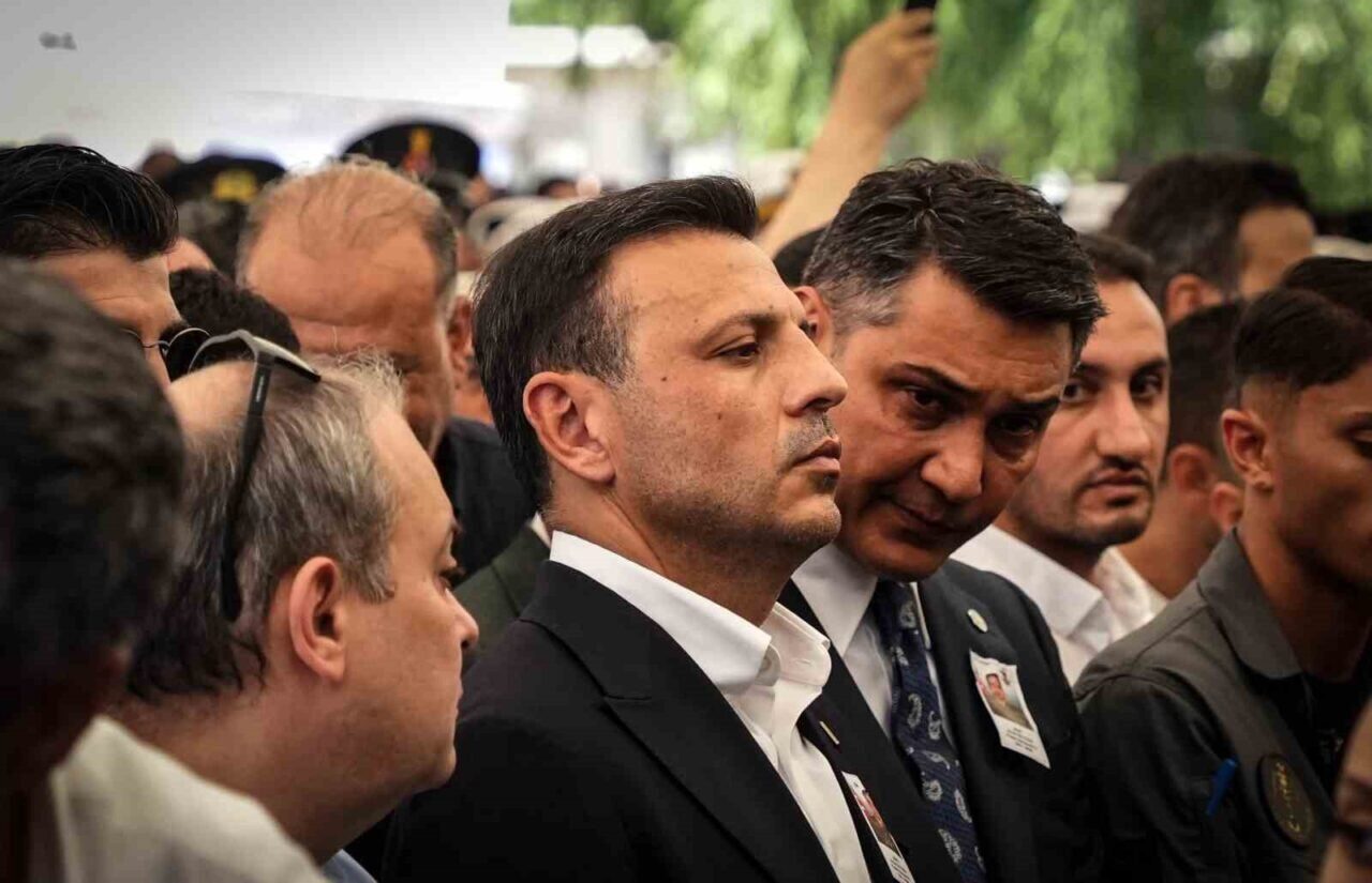 Cumhuriyet Halk Partisi İstanbul İl Başkanı Özgür Çelik, İstanbul kongresiyle