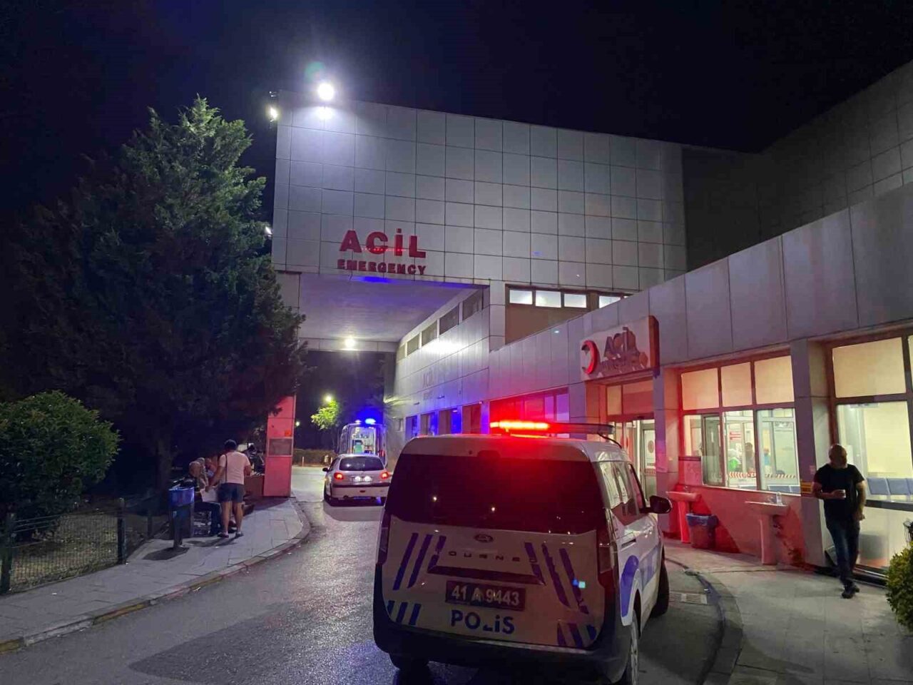 Kocaeli'nin Derince ilçesinde çocuk gürültüsü nedeniyle çıkan tartışma isyana dönüştü.