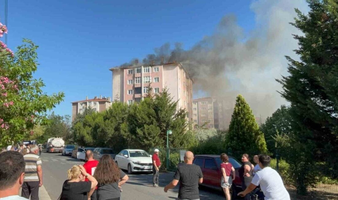 Tekirdağ'ın Çorlu ilçesinde, Zafer Mahallesi'nde bulunan 7 katlı bir apartmanın