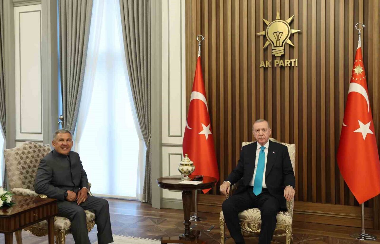 Cumhurbaşkanı Recep Tayyip Erdoğan, Tataristan Cumhurbaşkanı Rüstem Minnihanov ile AK
