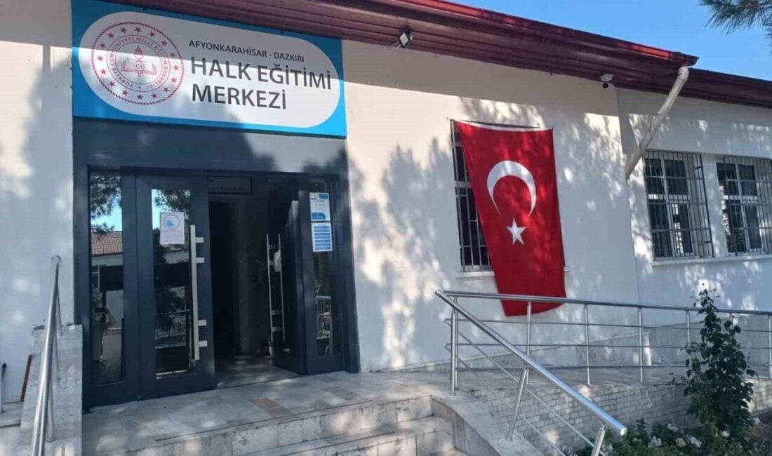 Cumhurbaşkanı Recep Tayyip Erdoğan'ın "Terörsüz Türkiye" çağrısı ardından Afyonkarahisar'da vatandaşlar,