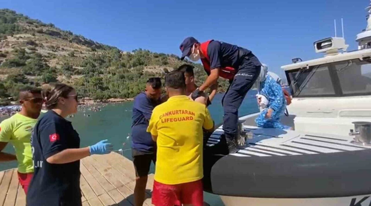 Muğla'nın Dalaman ilçesinde bir gezi teknesinde yaralanan bir kişi, Sahil