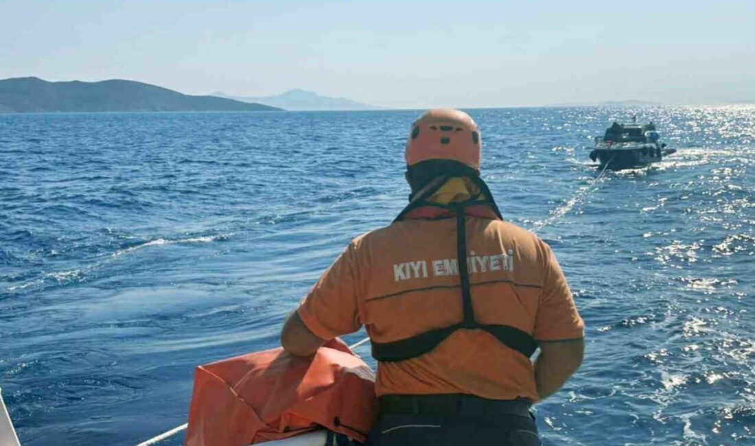 Muğla’nın Datça ilçesinde makine arızası yaşayan bir tekne, Kıyı Emniyet