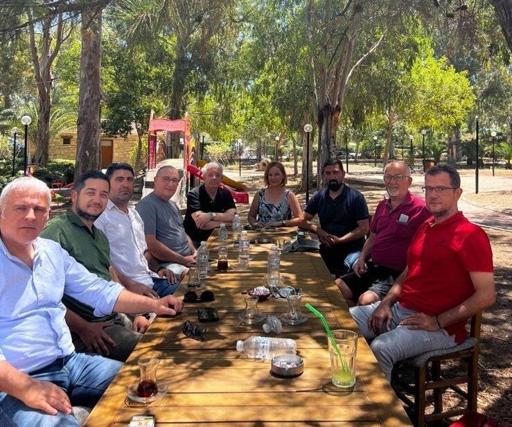 Muğla'nın Datça ilçesinde MHP ve AK Partili meclis üyeleri, basın