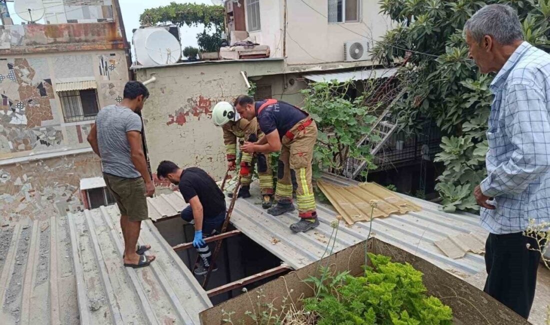 Hatay'ın İskenderun ilçesi Gültepe Mahallesi'nde, demir saçın çökmesi sonucu düşen