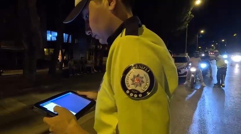 Denizli Emniyet Müdürlüğü, motosiklet sürücülerinin trafik güvenliğini artırmak amacıyla kapsamlı