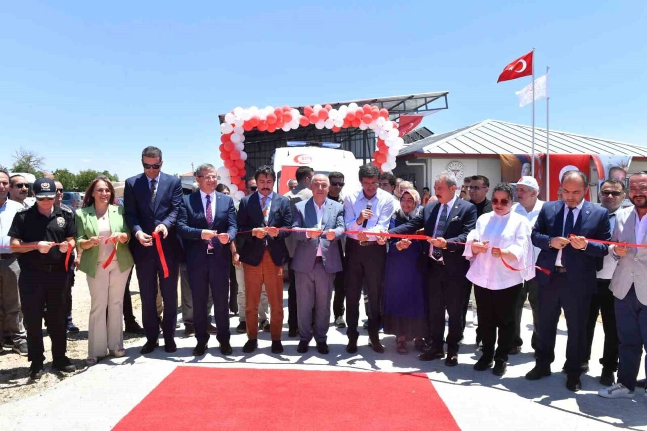 Denizli'nin Tavas ilçesinde Kızılcabölük Aile Sağlığı Merkezi ve Karahisar Acil