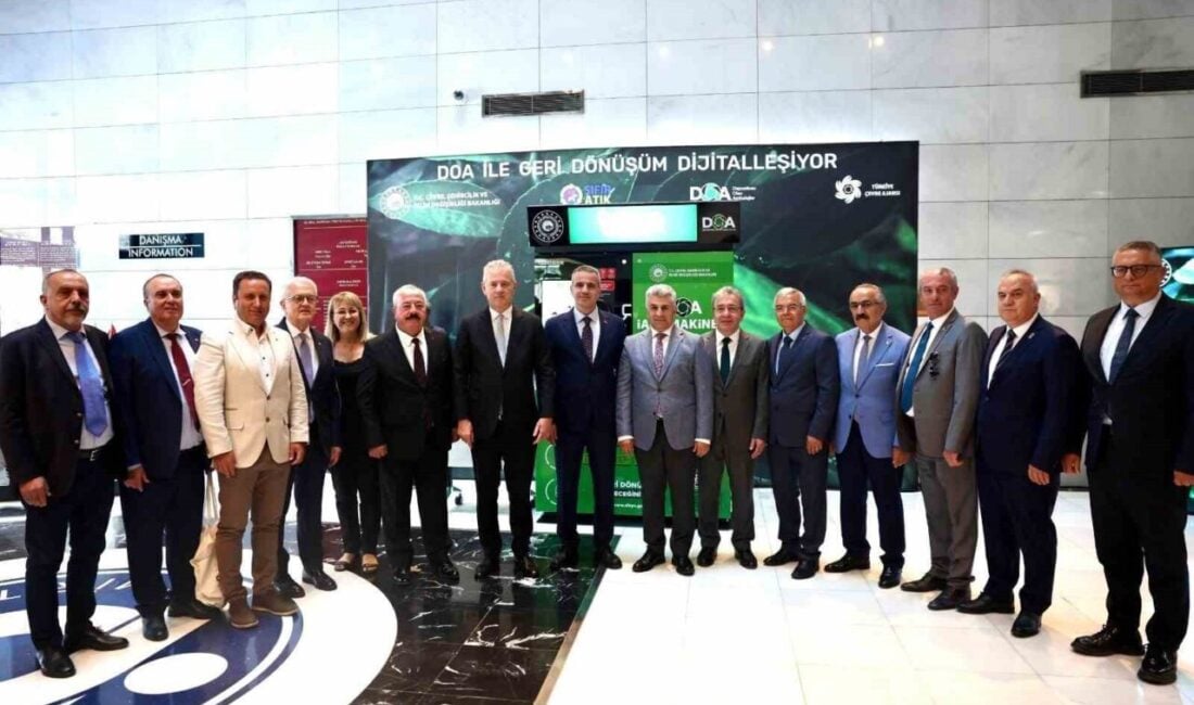 İzmir'de "Depozito Yönetim Sistemi Koordinasyon Toplantısı" gerçekleştirildi. Toplantıya İzmir Vali
