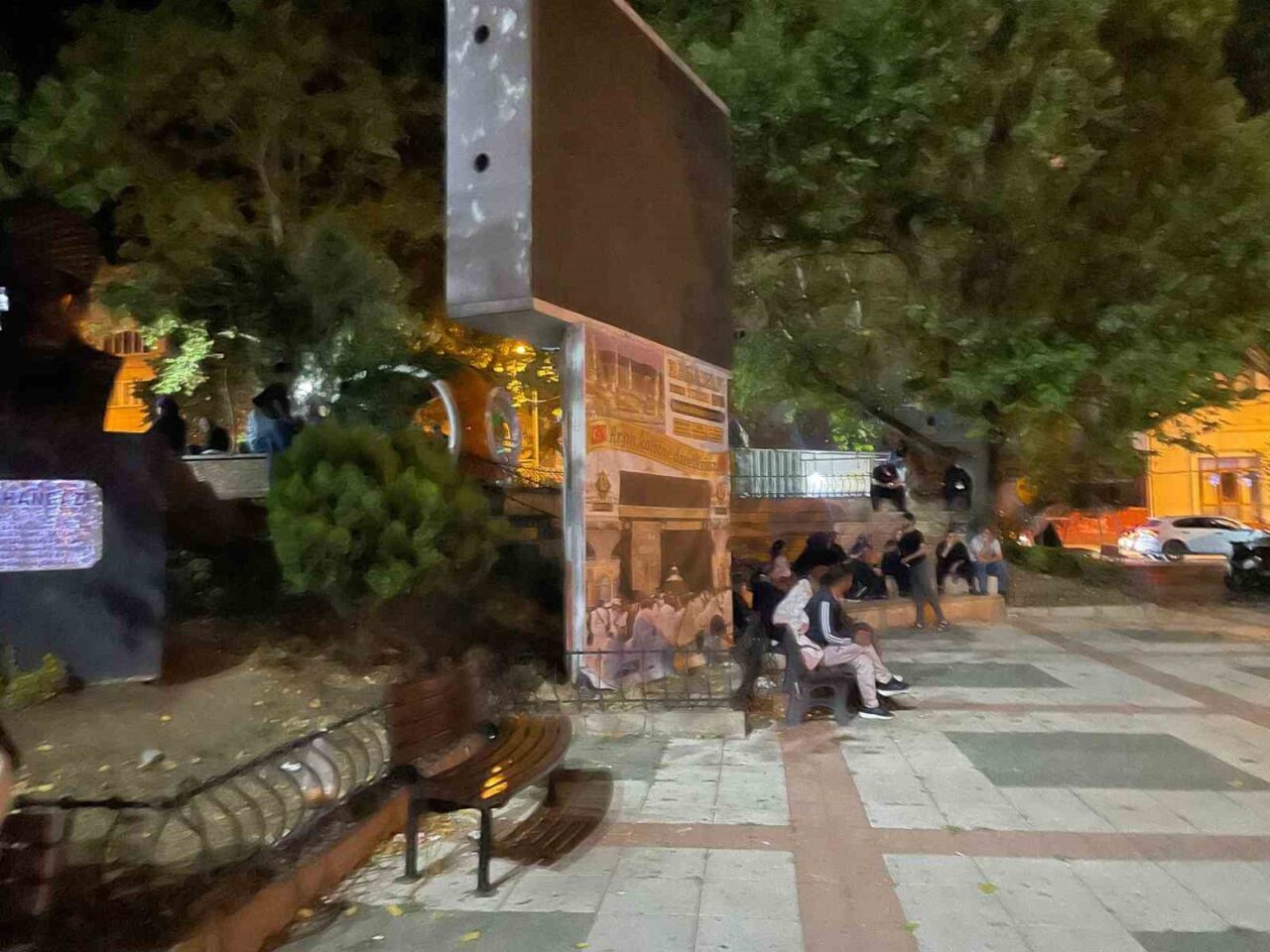 Bursa'nın Gemlik ilçesinde meydana gelen art arda depremler, vatandaşları paniğe