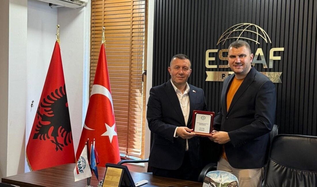 Denizli Esnaf ve Sanatkarlar Odası Birliği Başkanvekili Osman Üçgül, Kosova'daki