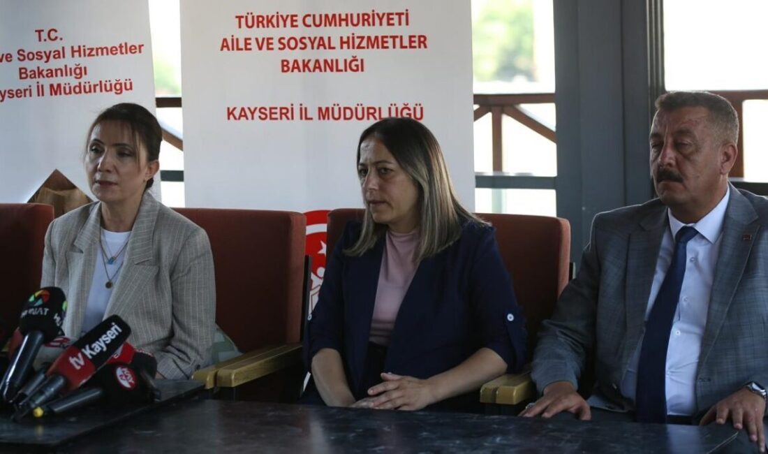 Kayseri Aile ve Sosyal Hizmetler İl Müdürü Arzu Çıngır, Develi'de