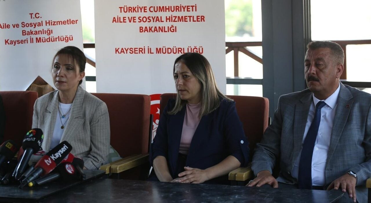 Kayseri Aile ve Sosyal Hizmetler İl Müdürü Arzu Çıngır, Develi'de