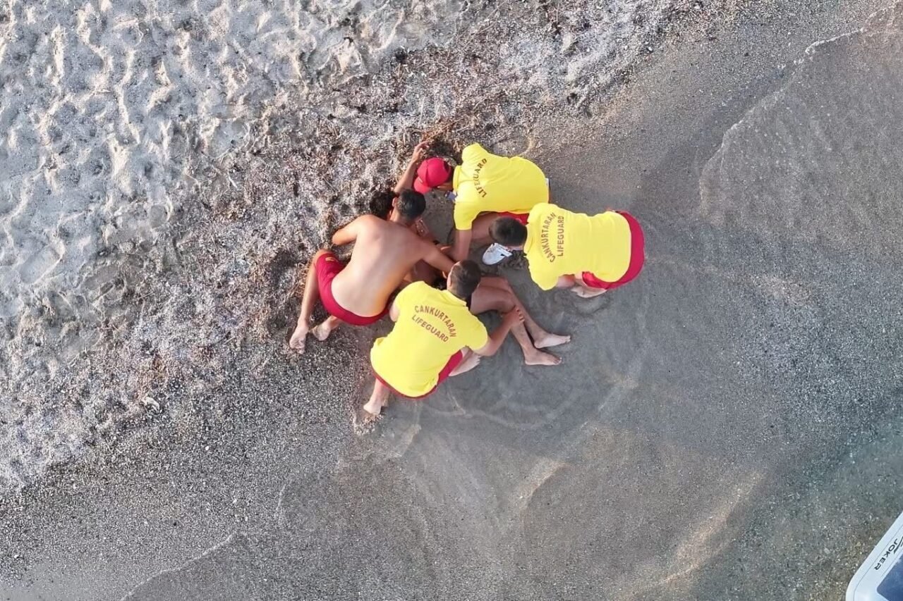 Didim'de cankurtaran ekipleri, yaz aylarında artan boğulma vakalarına dikkat çekerek,