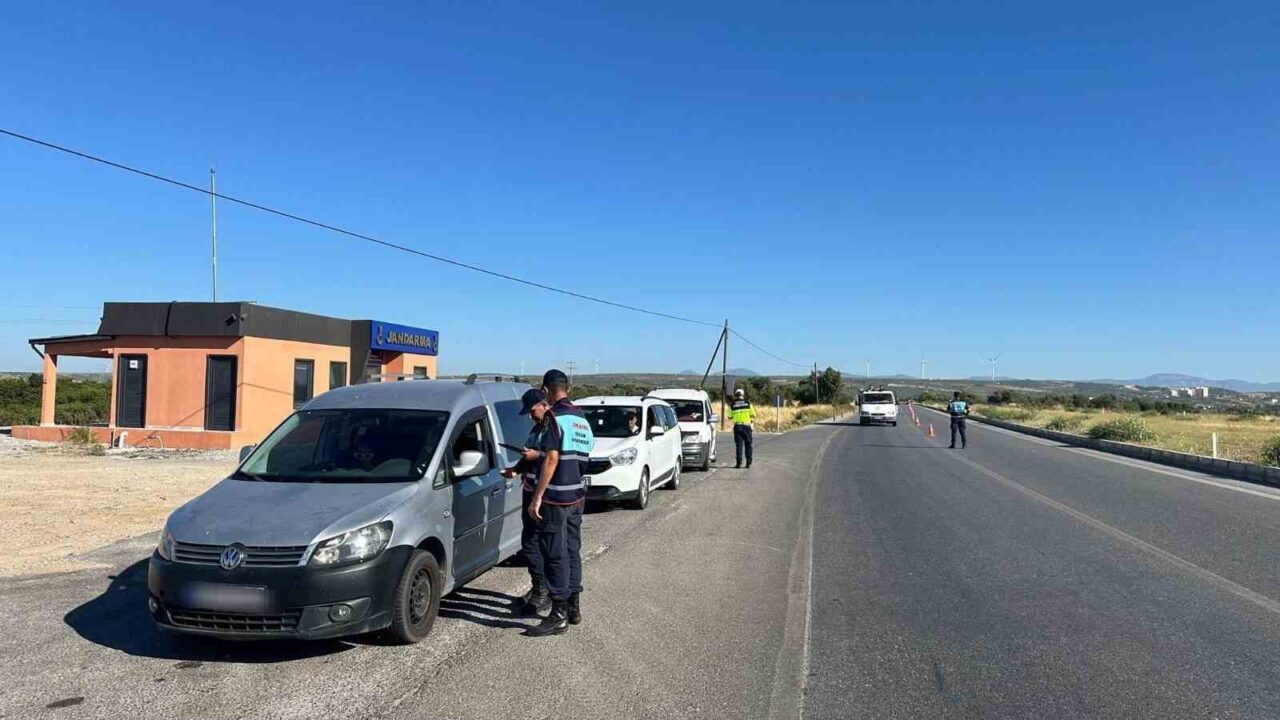 Aydın'ın Didim ilçesinde, 127 aracın kontrol edildiği havadan trafik denetiminde,