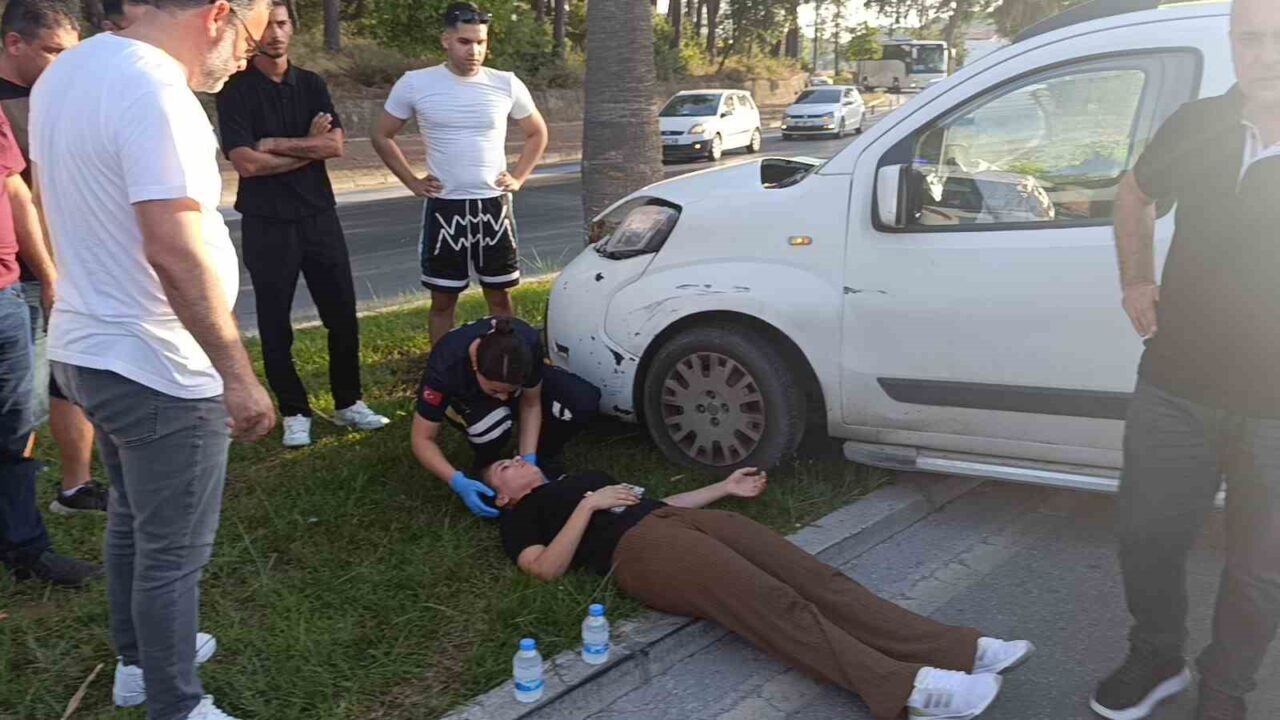 Manavgat'ın Sorgun Mahallesi'nde Rukiye Ç. yönetimindeki hafif ticari araç, direksiyon