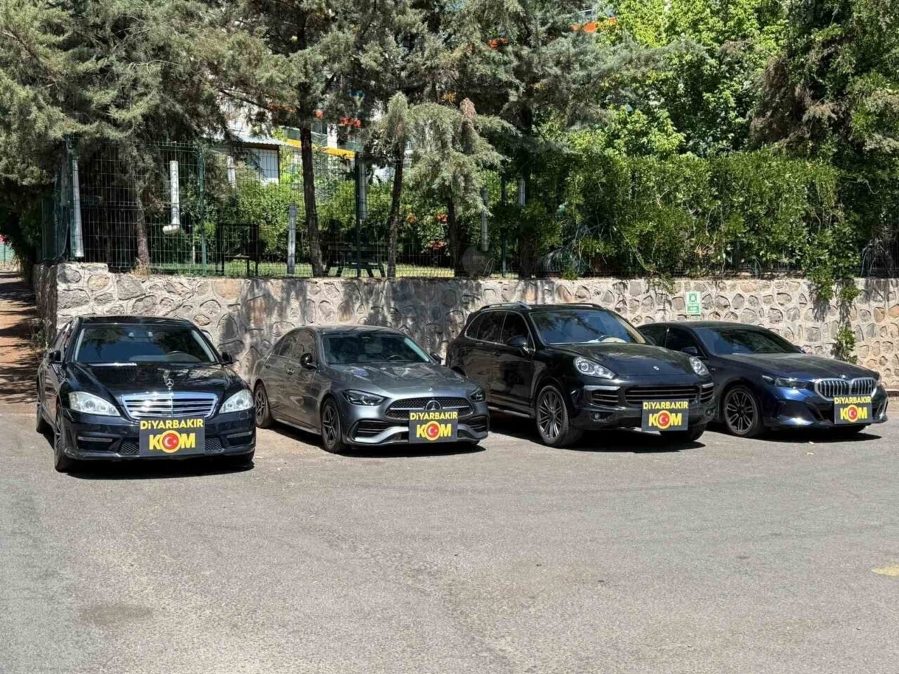 Diyarbakır'da gerçekleştirilen operasyonda, gümrük kaçağı 10 lüks araca el konuldu.