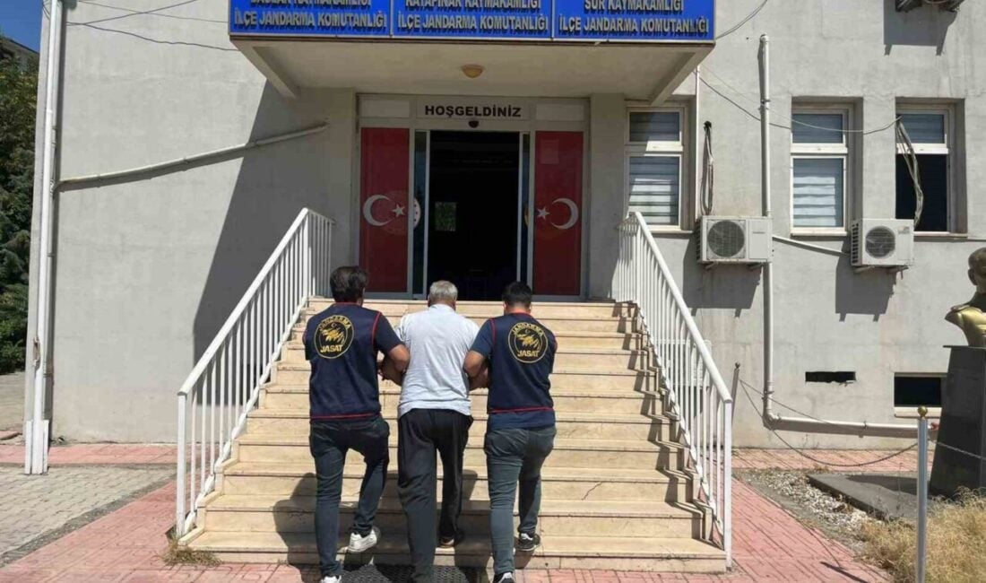 Diyarbakır'da jandarma, çeşitli suçlardan kesinleşmiş cezası olan 4 kişiyi düzenlediği