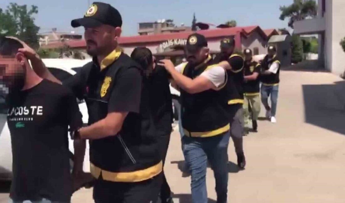 Adana’da dolandırıcılar, kendilerini polis olarak tanıtarak yaşlılardan toplam 6 milyon