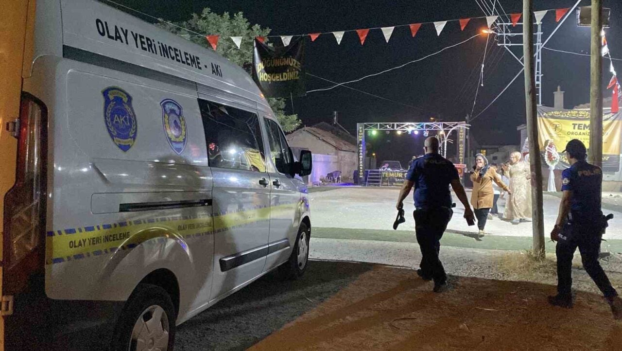 Konya'nın Karatay ilçesinde bir düğünde A.C. (19) havaya ateş açarak