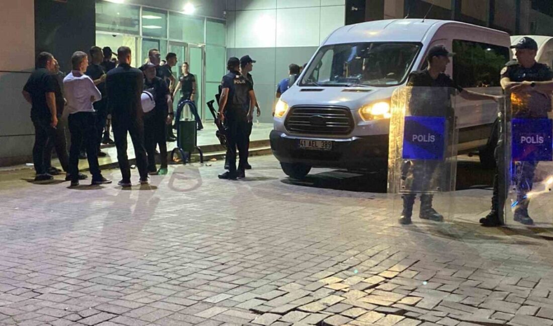 Kocaeli'de bir düğün sırasında damat ve gelin tarafı arasında çıkan