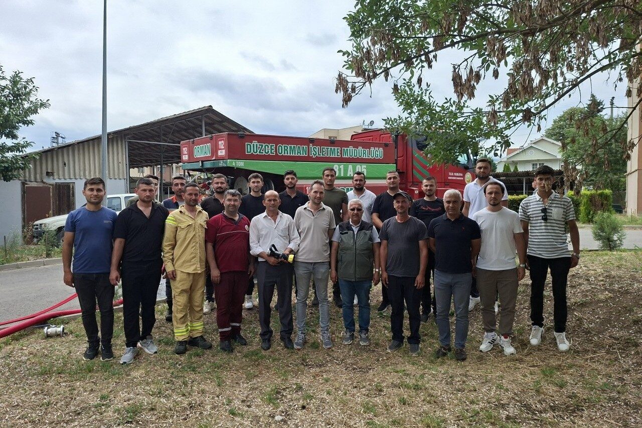 Düzce Orman İşletme Müdürlüğü, yeni başlayan personele orman yangınlarıyla mücadele