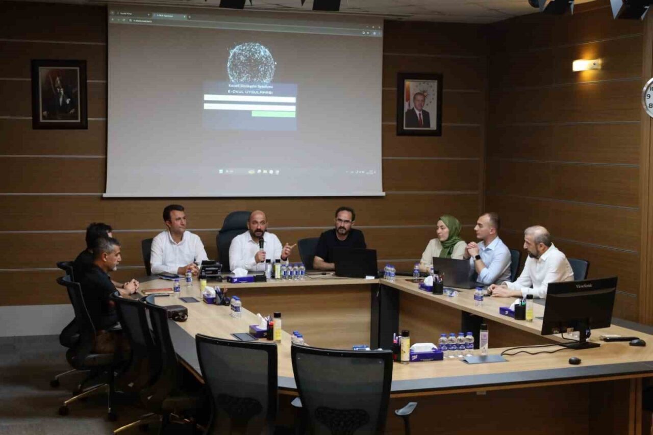 Kocaeli Büyükşehir Belediyesi, E-Okul uygulaması ile öğrencilere uygun okullara erişim