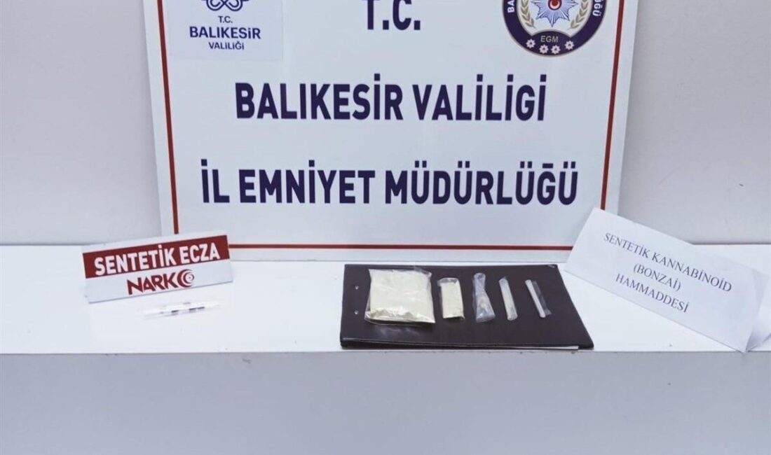 Balıkesir'in Edremit ilçesinde Narkotik Suçlarla Mücadele ekipleri, düzenledikleri operasyonda 124,9
