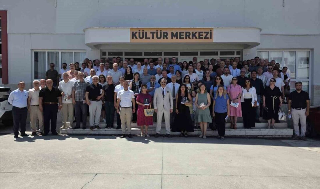 Efeler İlçe Milli Eğitim Müdürü Hakan Özcan, yıl sonu değerlendirme