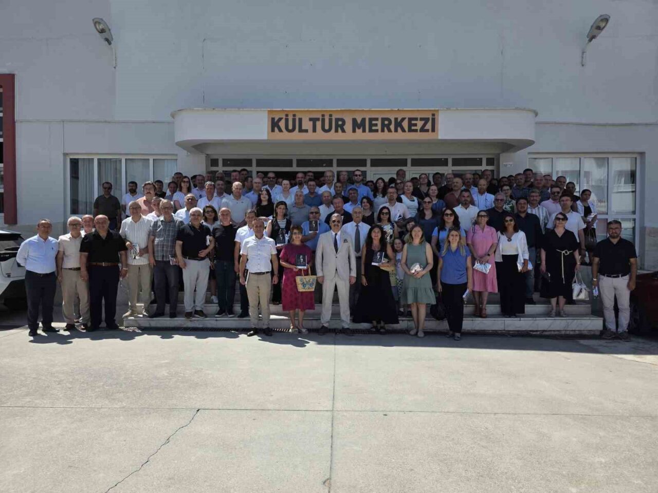 Efeler İlçe Milli Eğitim Müdürü Hakan Özcan, yıl sonu değerlendirme