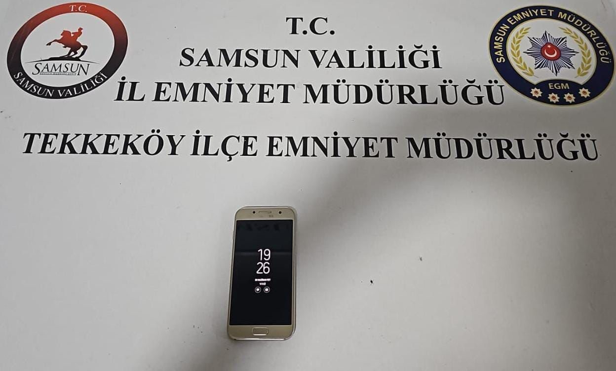 Samsun'un Tekkeköy ilçesinde, 25 yaşındaki S.D., ehliyet sınavında kopya çekmeye