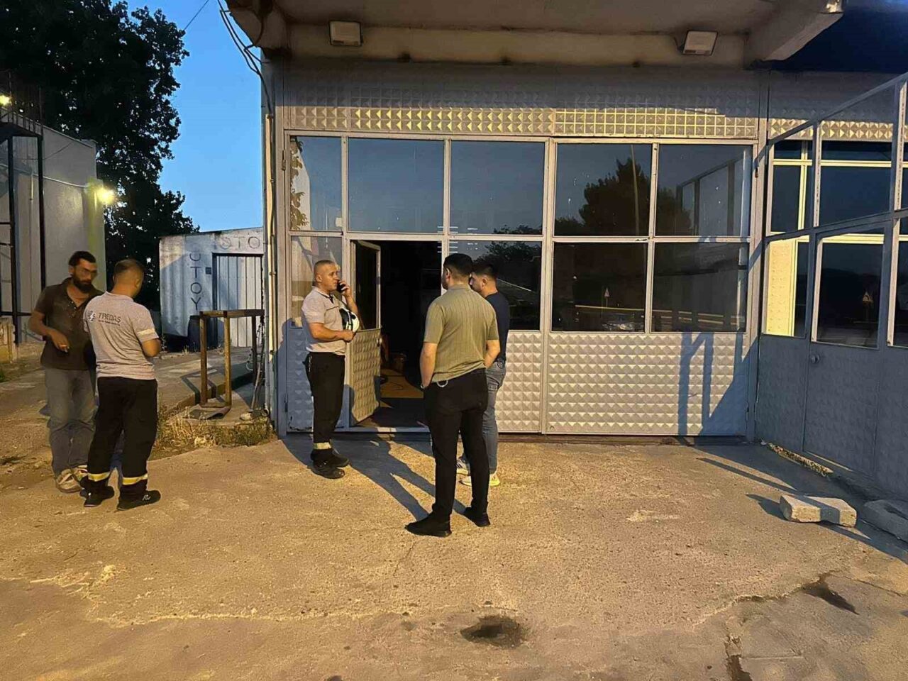 Tekirdağ'ın Muratlı ilçesinde 16 yaşındaki Dindar D., oto yıkama dükkanında