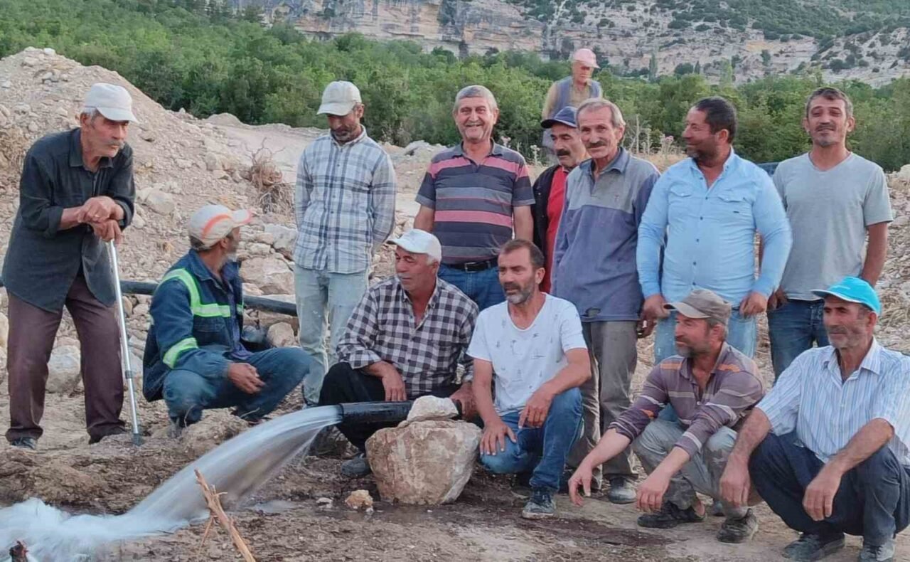 Karaman'ın Ermenek ilçesindeki Kazancı beldesinde, memur emeklisi Ahmet Tarım'ın çabalarıyla