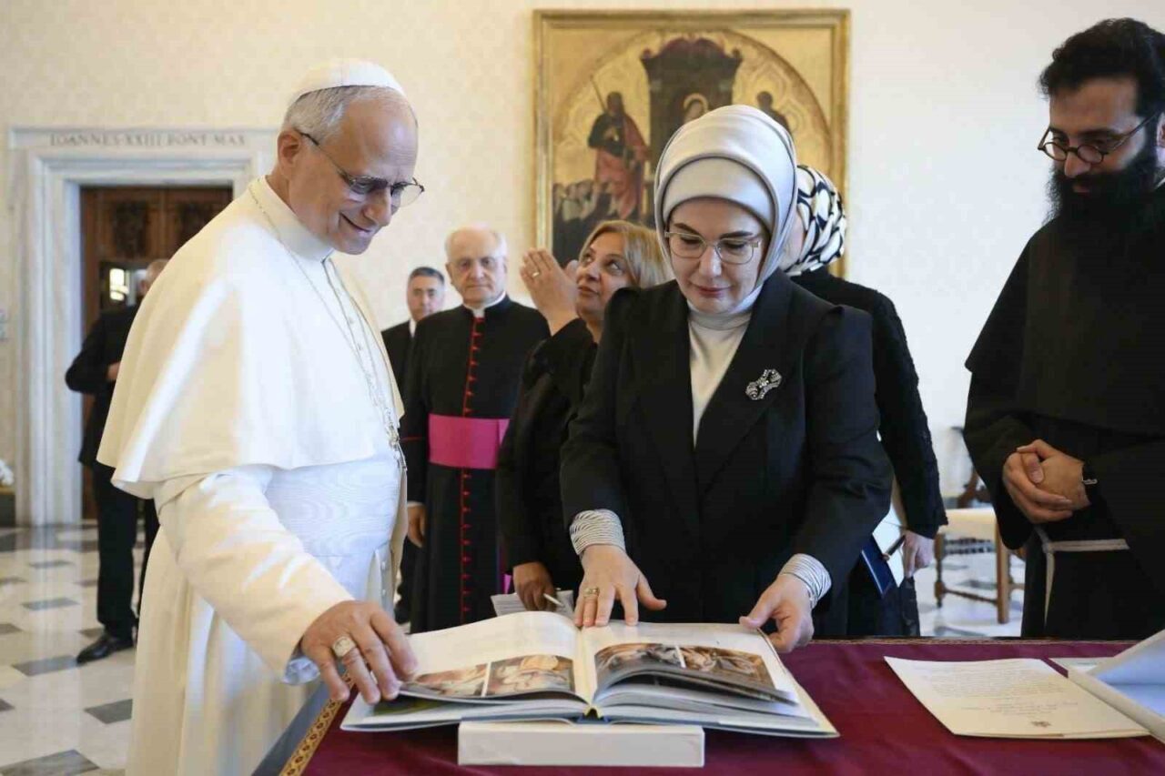 Emine Erdoğan, Vatikan'da Papa 14. Leo ile bir araya gelerek
