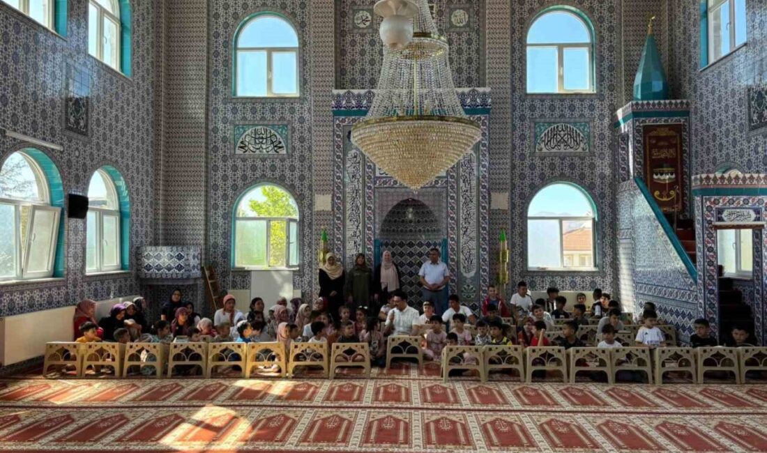 Afyonkarahisar'ın Emirdağ ilçesinde, çocuklara yönelik yaz Kur'an kursları başladı. Emirdağ