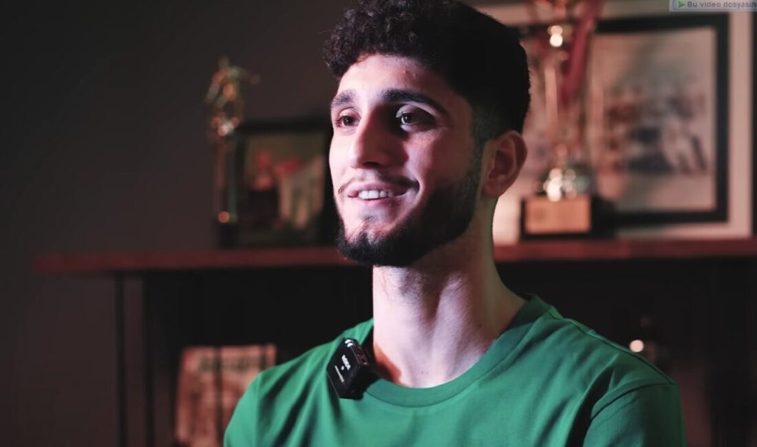 Bursaspor'un yeni forveti Emrehan Gedikli, kulüp YouTube kanalında yaptığı açıklamada,