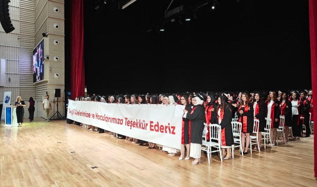 Erciyes Üniversitesi Tıp Fakültesi, 51. dönem mezunlarını 232 öğrenci ile