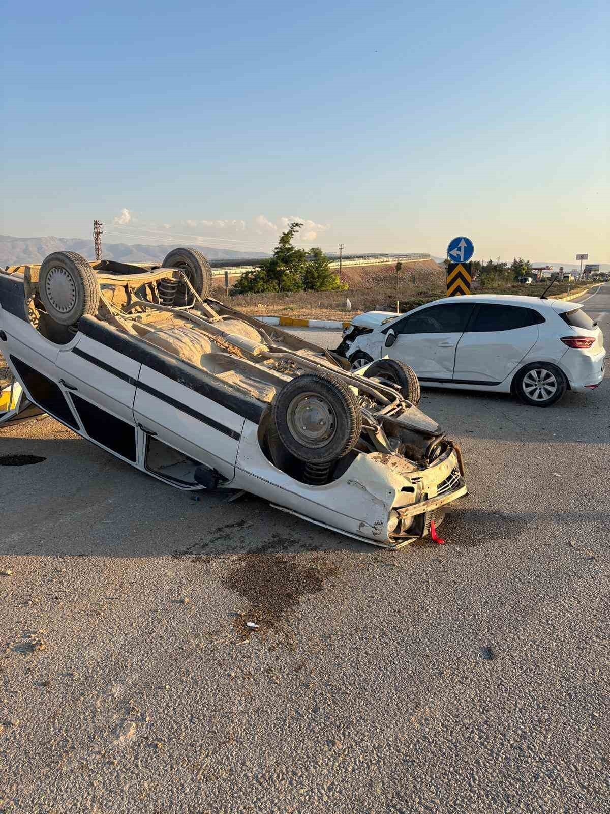Konya'nın Ereğli ilçesinde gerçekleşen trafik kazasında E.G. yönetimindeki otomobil ile