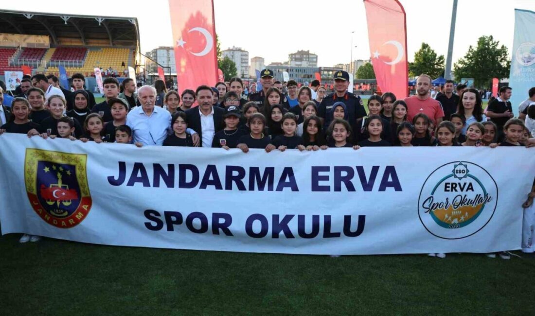 Kayseri'de ERVA ve Gençlik ve Spor Bakanlığı Yaz Okulları açılışında