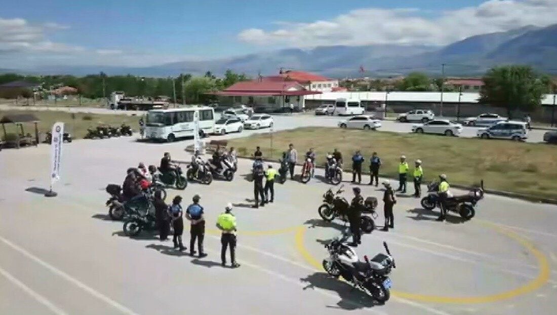 Erzincan İl Emniyet Müdürlüğü, yaz aylarında artan motosiklet kazalarını önlemek