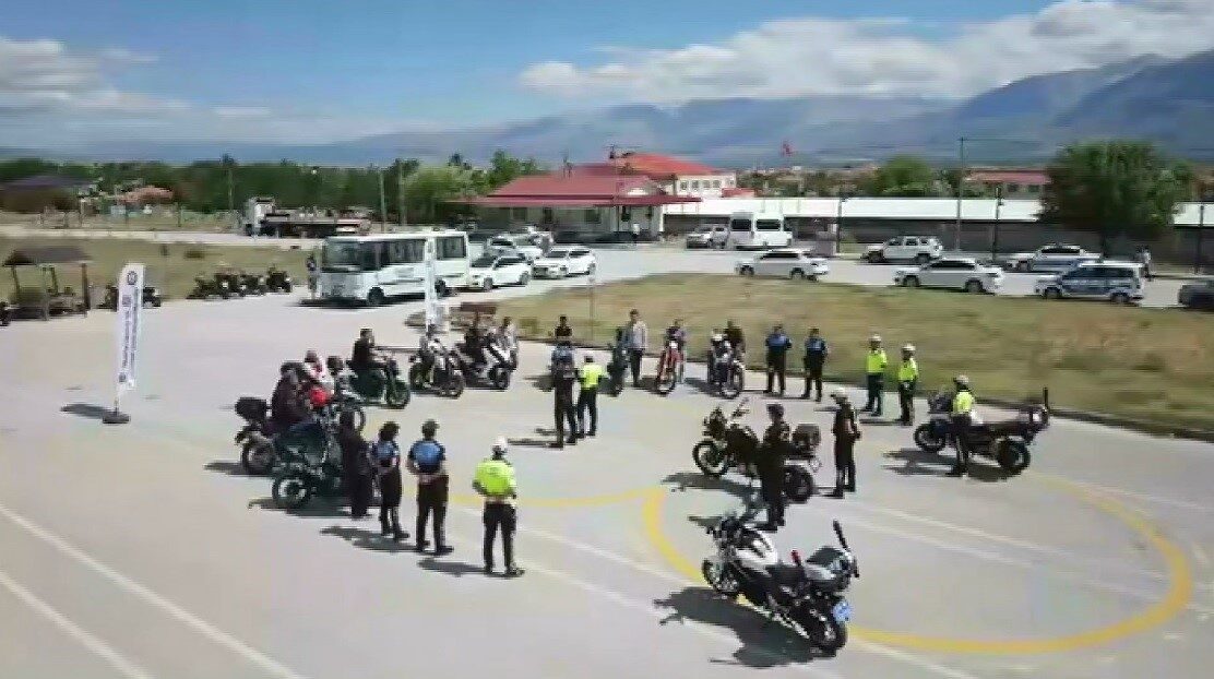 Erzincan İl Emniyet Müdürlüğü, yaz aylarında artan motosiklet kazalarını önlemek