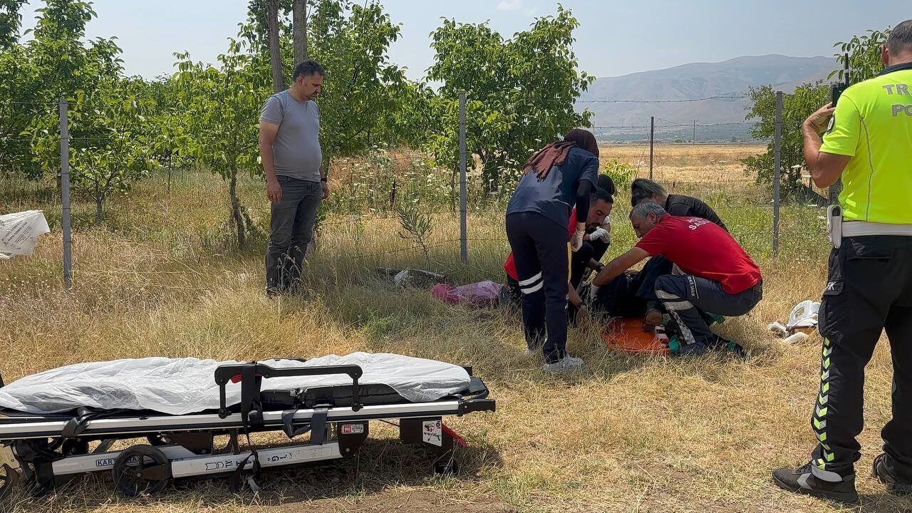 Erzincan-Sivas kara yolunda 73 yaşındaki Abdullah Kısaer'in kullandığı otomobil, kontrolden