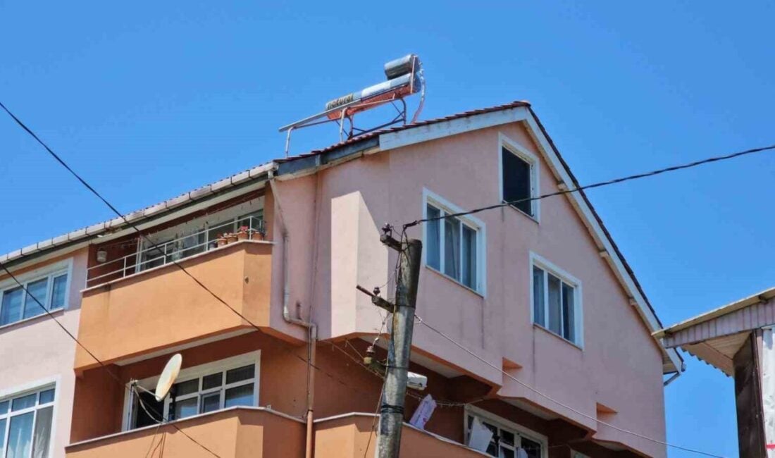 Zonguldak'ın Çaycuma ilçesindeki Perşembe beldesinde Engin Bostancı, eşi Özlem Bostancı'yla