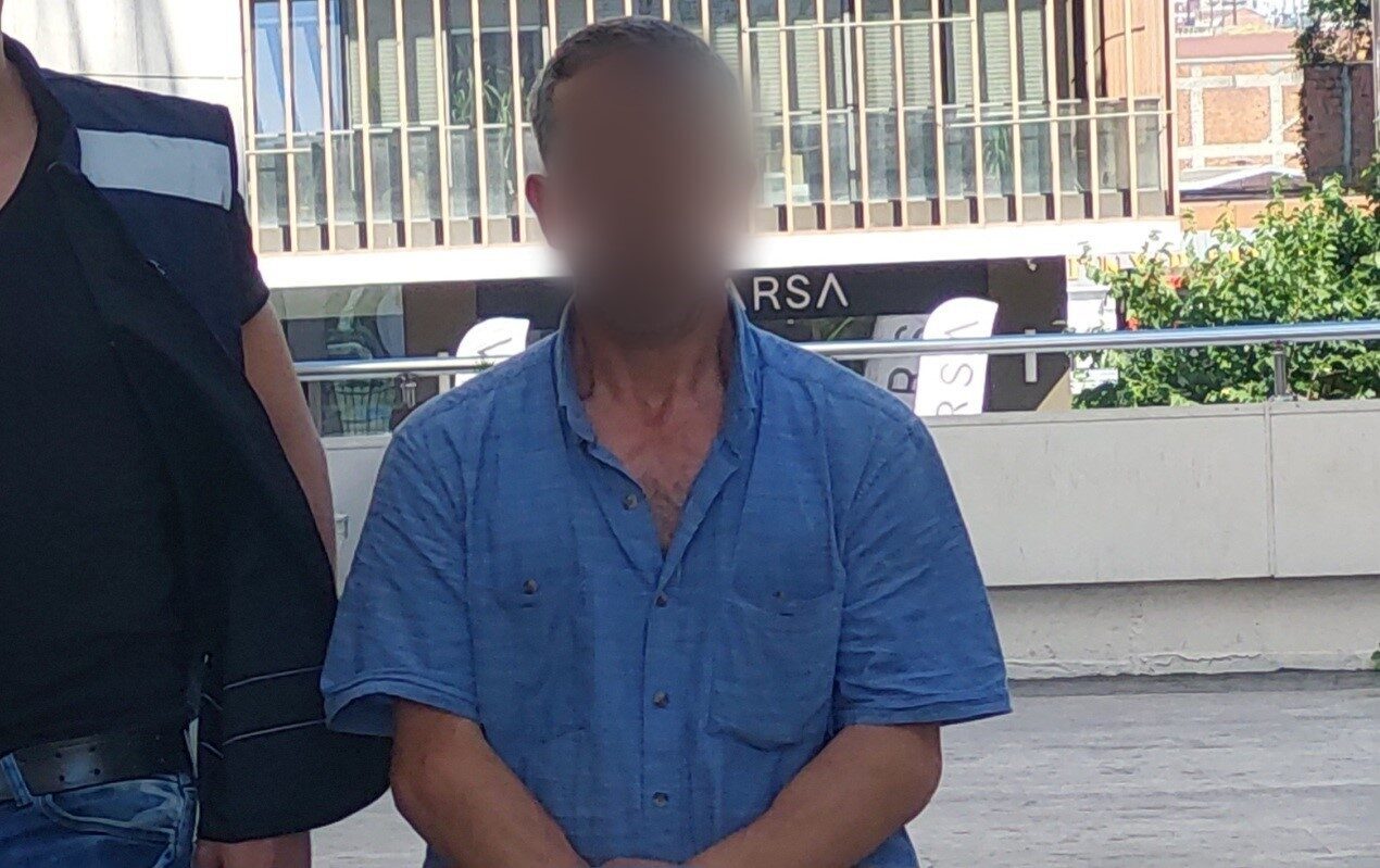 Samsun’un İlkadım ilçesinde eşi N.Ç.’yi boğazından ve kolundan sıkıp tehdit