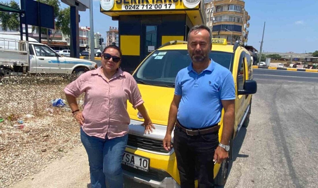 Antalya'da 12 yıldır taksicilik yapan Selma Seyrek, eşinin desteğiyle mesleğini