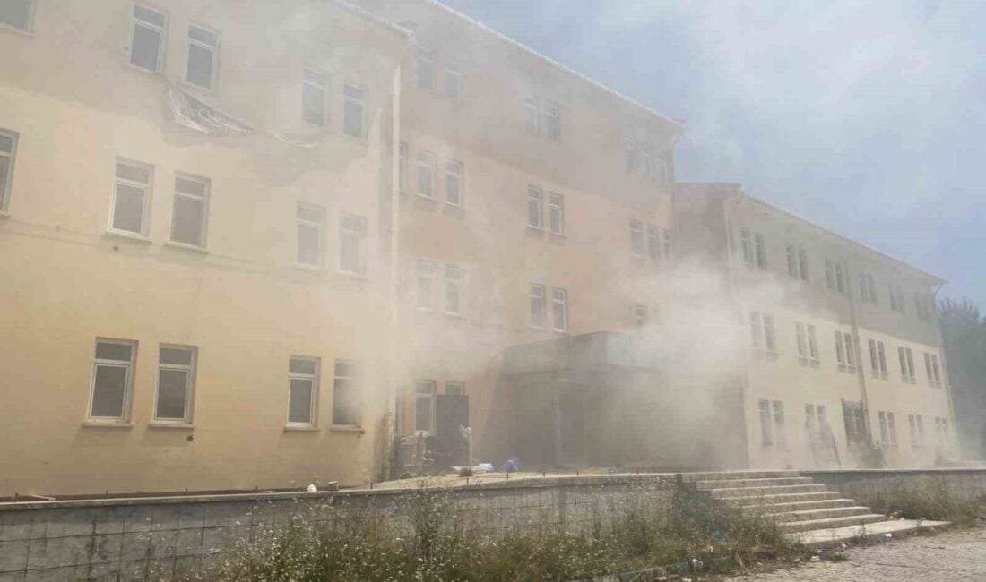 Samsun'un Kavak ilçesindeki eski devlet hastanesi arşivinde bilinmeyen bir nedenle